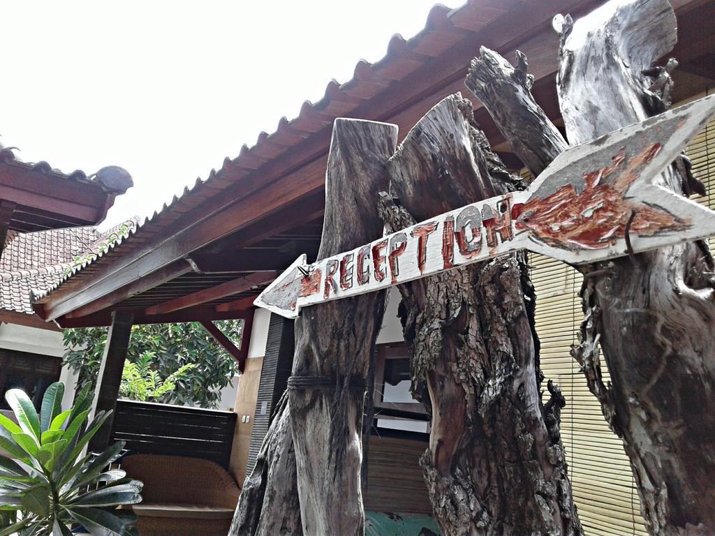 Malino Homestay Gili Trawangan Esterno foto