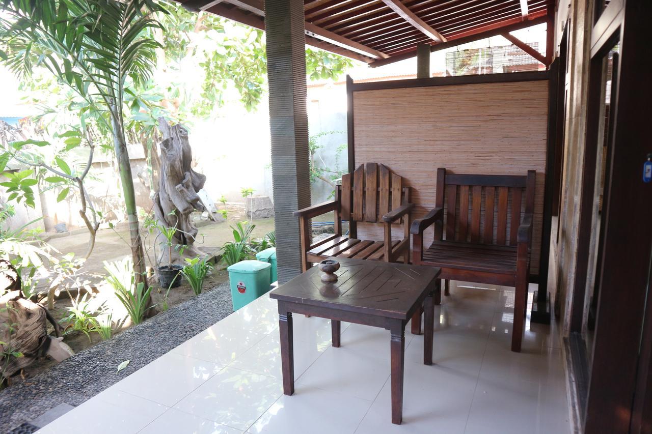 Malino Homestay Gili Trawangan Esterno foto