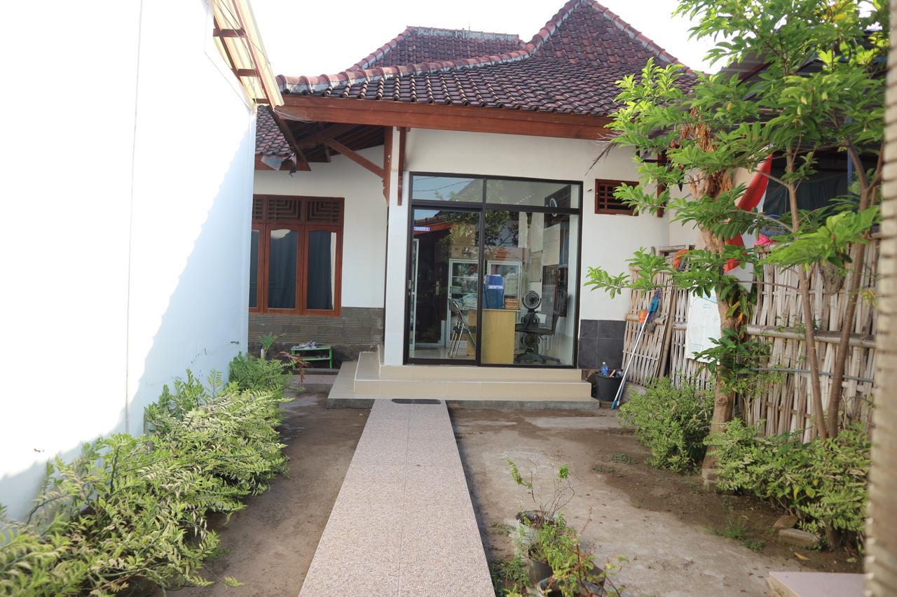 Malino Homestay Gili Trawangan Esterno foto