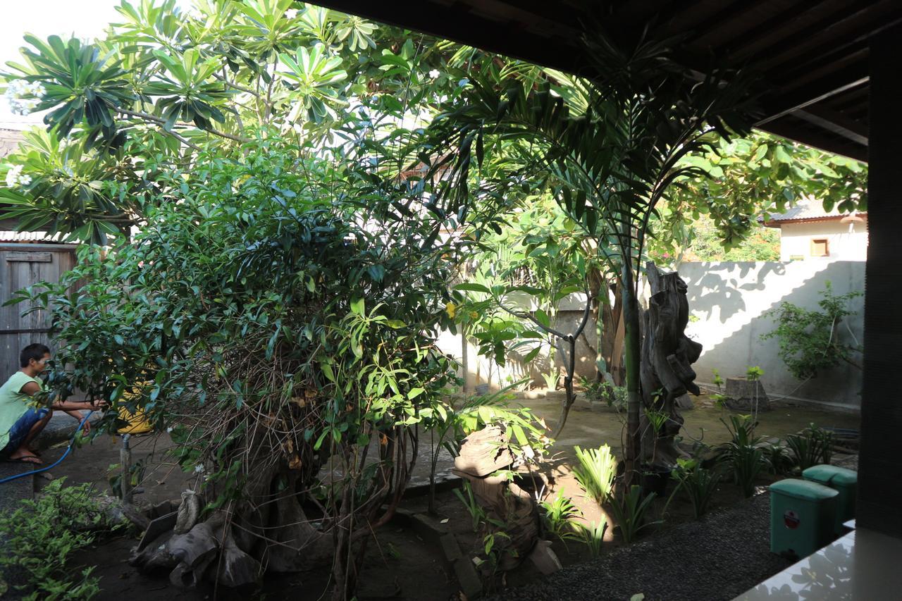 Malino Homestay Gili Trawangan Esterno foto