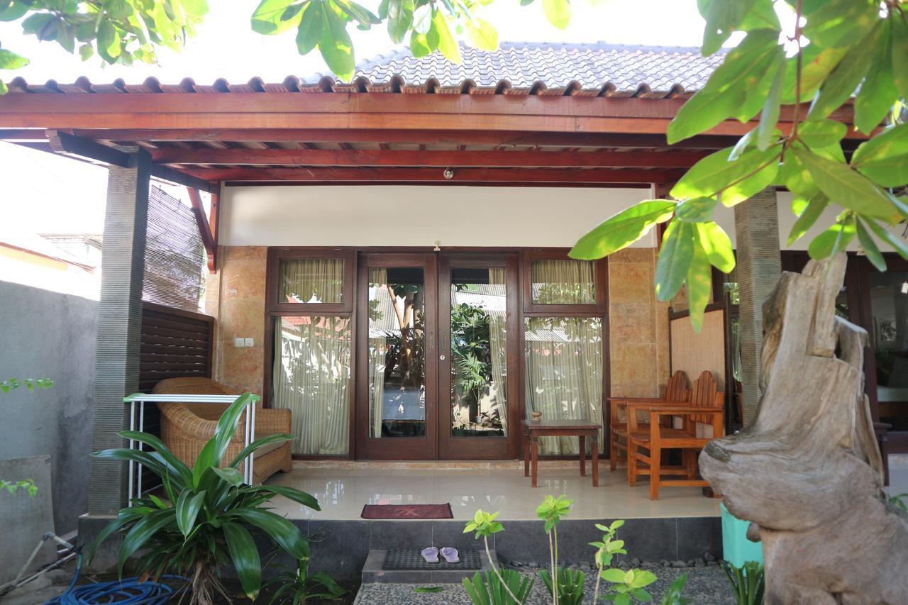 Malino Homestay Gili Trawangan Esterno foto